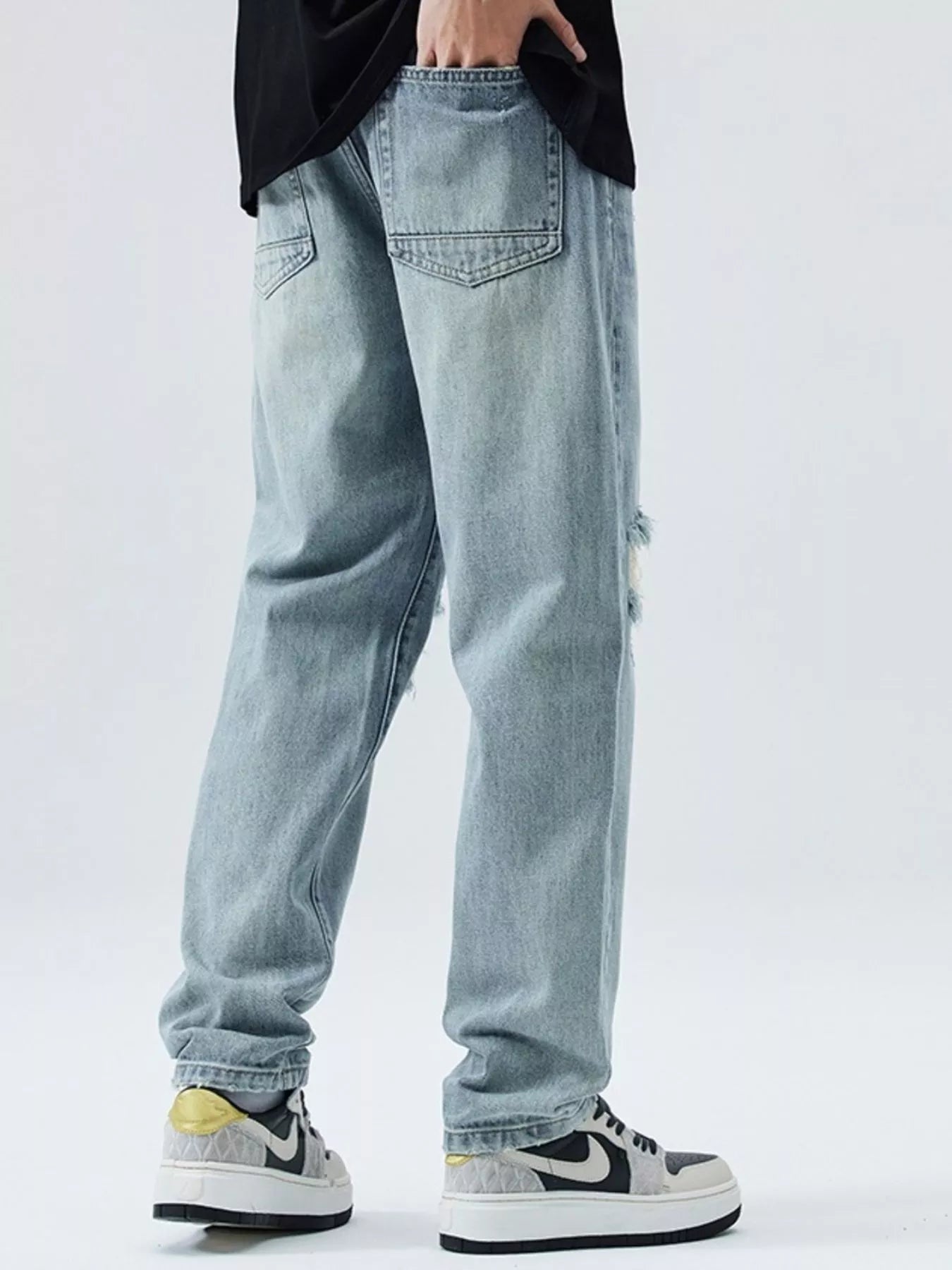 Men's Distressed Relaxed Fit Jeans - R - DRESS
