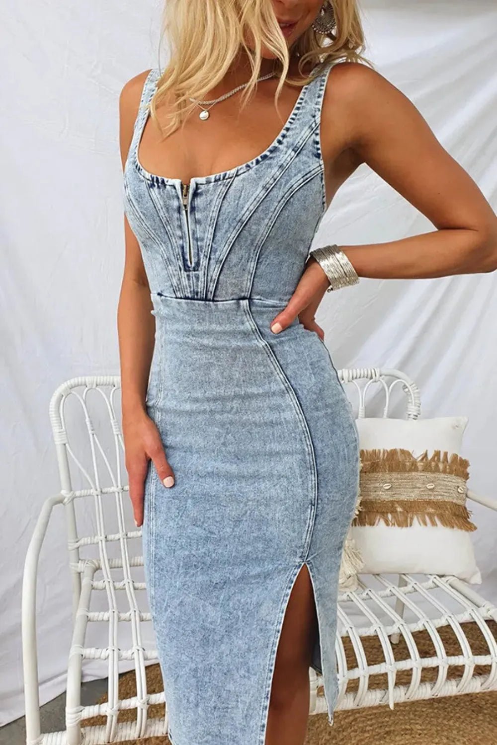 Side Slit Washed Scoop Neck Denim Dress - R - DRESS